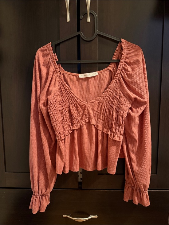 Altar'd State Tops - ALTAR’D STATE Textured Smocked Cropped Blouse in Dusty Rose